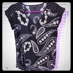 3 FOR $15💸Express Black/White Blouse EUC